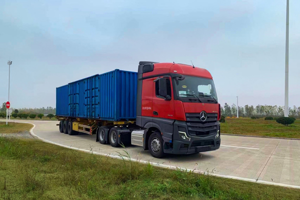 3÷ِ˹-Ya(chn)ؿActros 6×4·܇MМyԇ.jpg